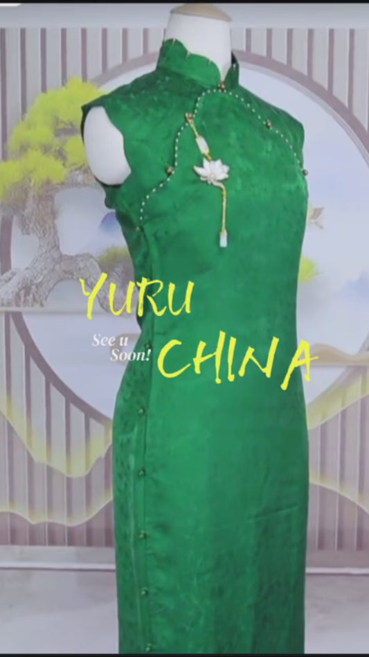 Elegant Lady's Choice, Chinese Cheongsam Qipao Dress